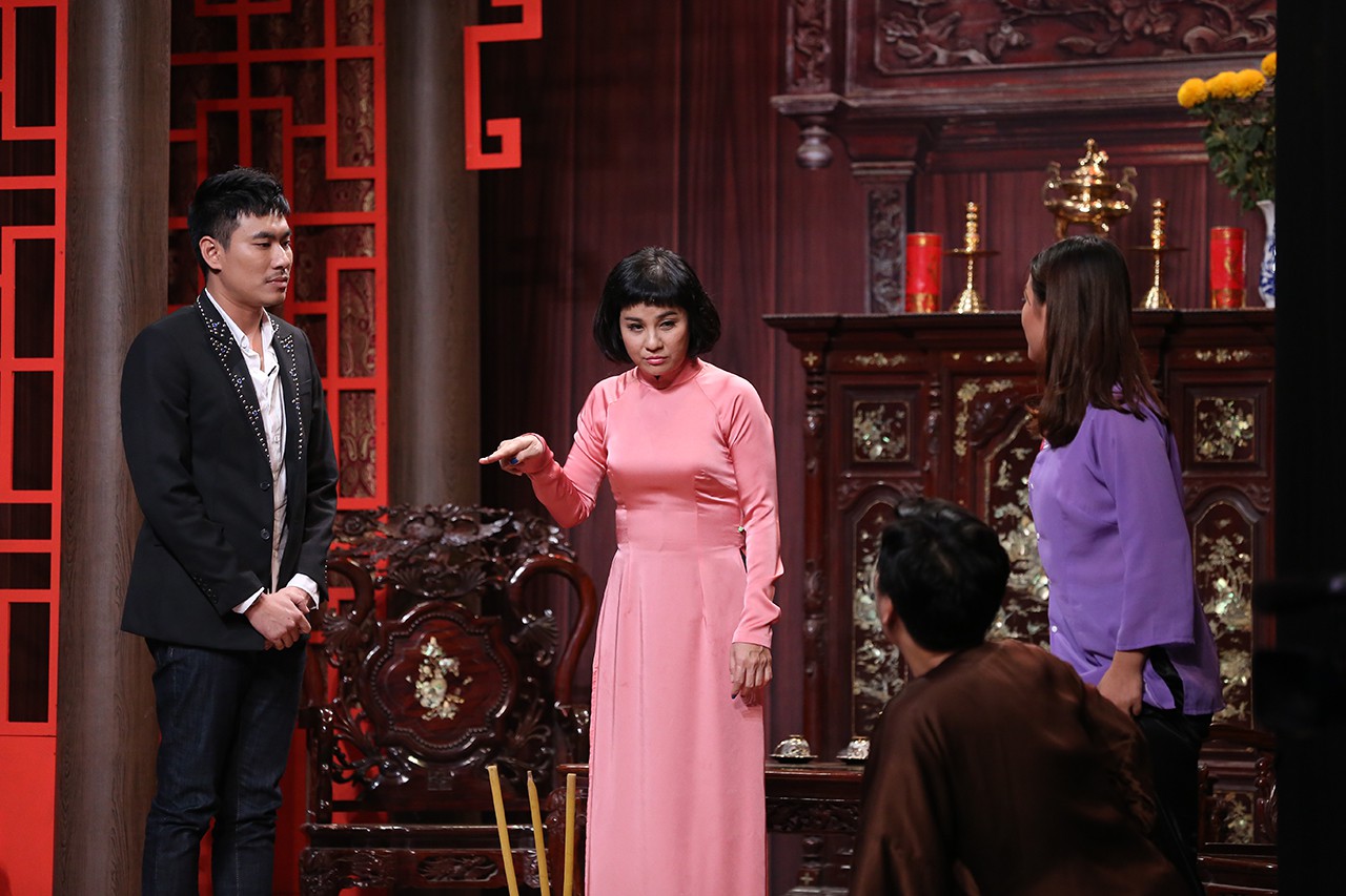 Ơn giời: Hòa Minzy ăn tát và lầy lội nói chuyện yêu đương Ơn giời: Hòa Minzy ăn tát và lầy lội nói chuyện yêu đương